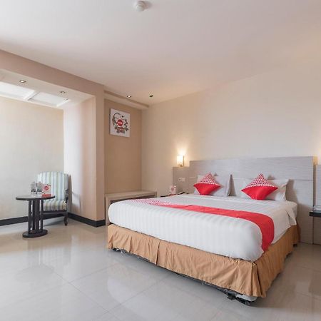 โอโย 1081 ออลสัน ซิตี้ โฮเต็ล มากัสซาร์ Hotel มากาซาร์ ภายนอก รูปภาพ