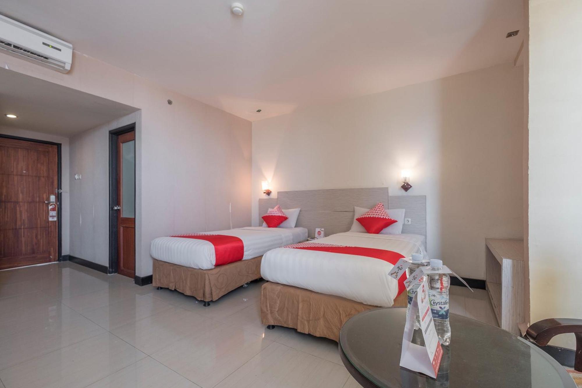 โอโย 1081 ออลสัน ซิตี้ โฮเต็ล มากัสซาร์ Hotel มากาซาร์ ภายนอก รูปภาพ